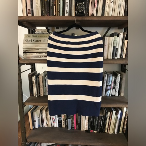 EUC J. Crew Navy and Cream Striped Structured Stretchy Pencil Skirt Size M - Picture 6 of 8